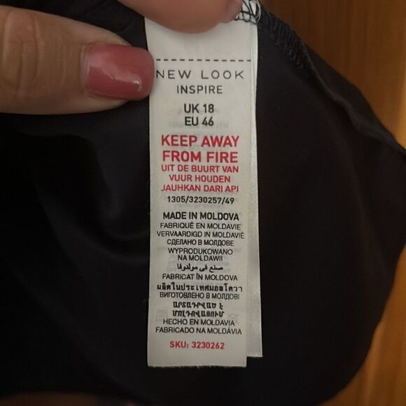 New Look Floral Dress with Bell Sleeves - Picture 5 of 6